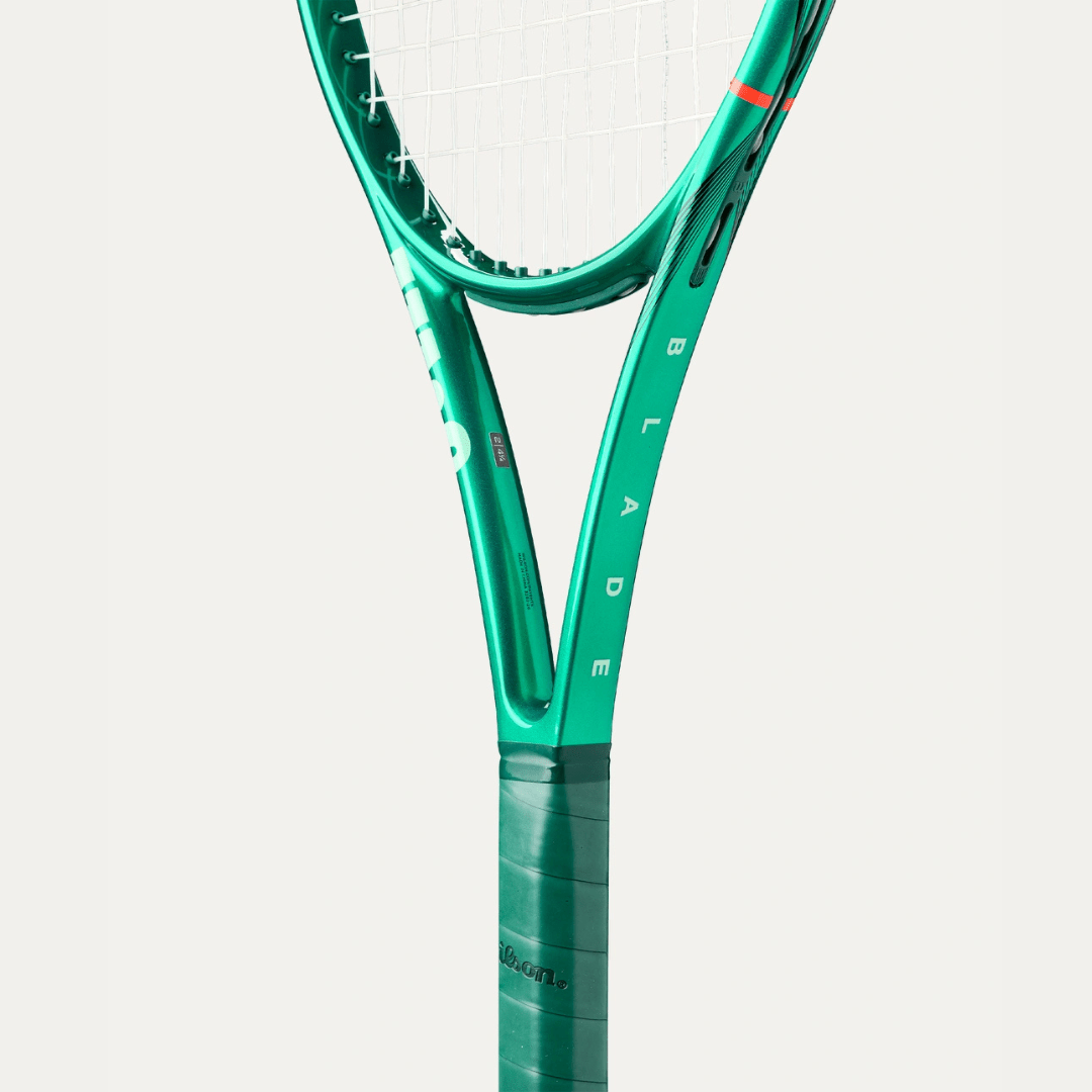 Wilson Blade 100UL v10 265g (16x19) tennisketcher