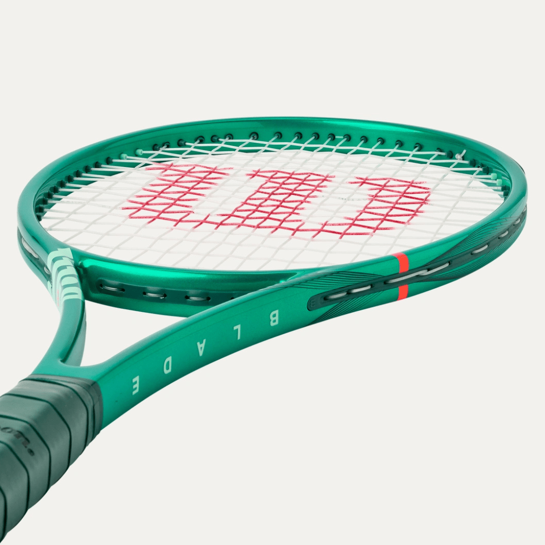 Wilson Blade 98 Pro v10 305g (16x19) tennisketcher