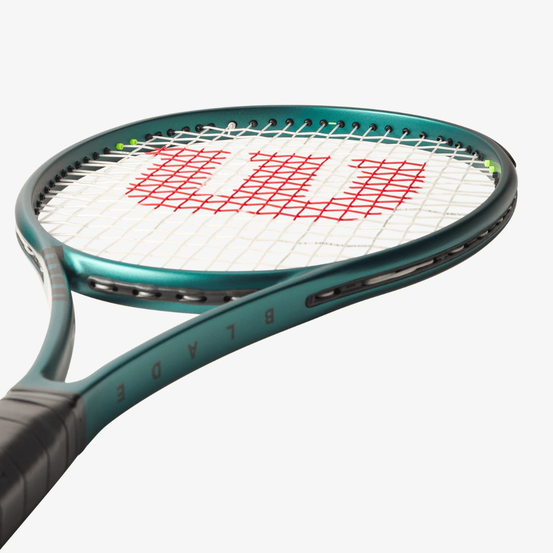 Wilson Blade 98 v9 305g (18x20) tennisketcher