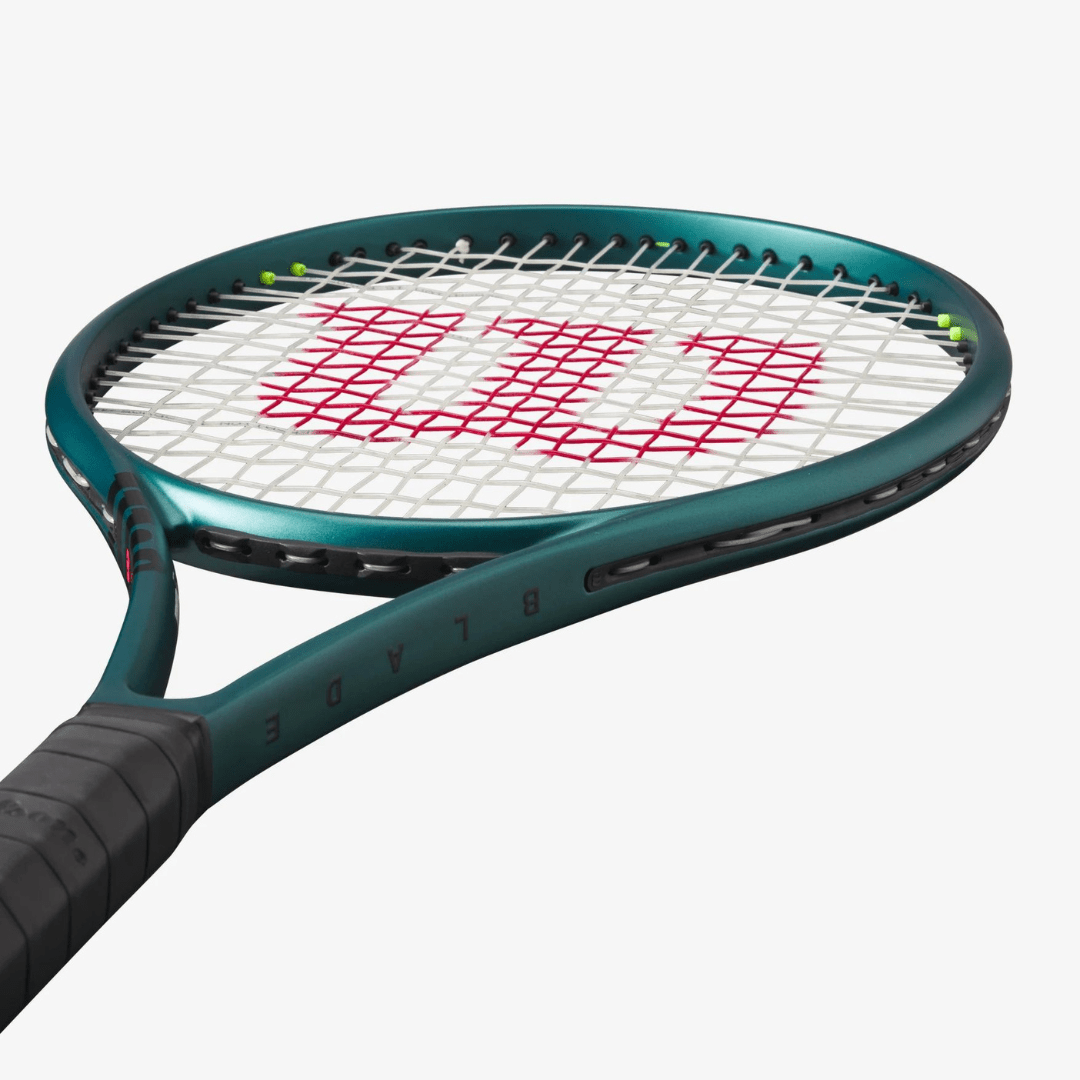 Wilson Blade 100 v9 300g (16x19) tennisketcher